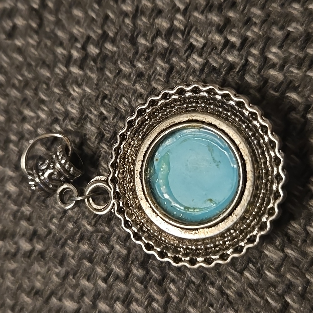 Turquoise Pendant - Picture 2 of 3